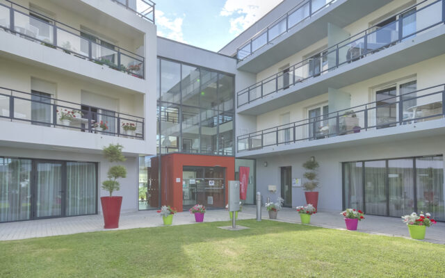 Résidence seniors Oui Seniors Saint-Berthevin : l'extérieur