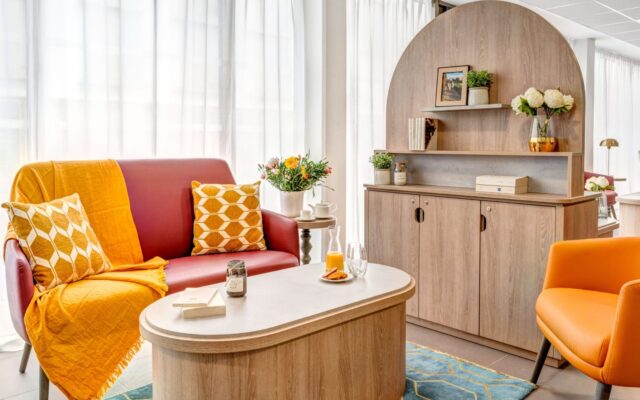 Les-Girandieres-Massy_-_Salon_loisirs2