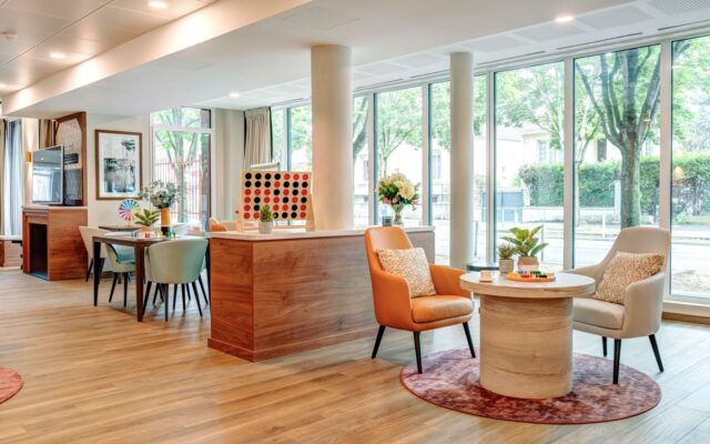 LesGirandieres_Choisy_le_Roi-Salon_loisirs3