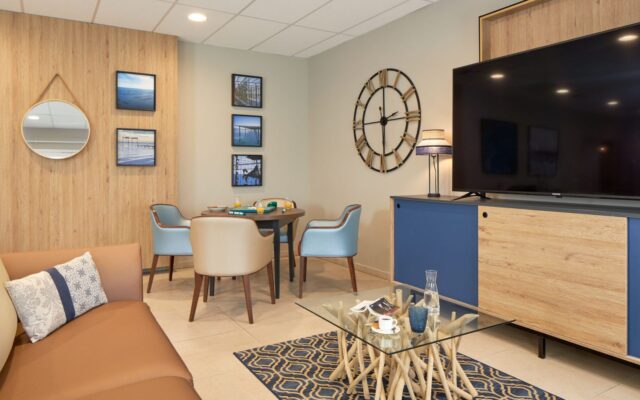 LesGirandieres_Meze-Salon_loisirs3