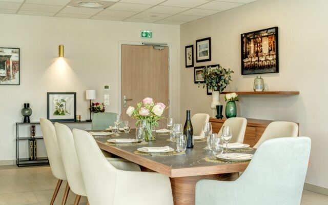 LesGirandieres_MoissyCramayel-Restaurant4_salon_familles2