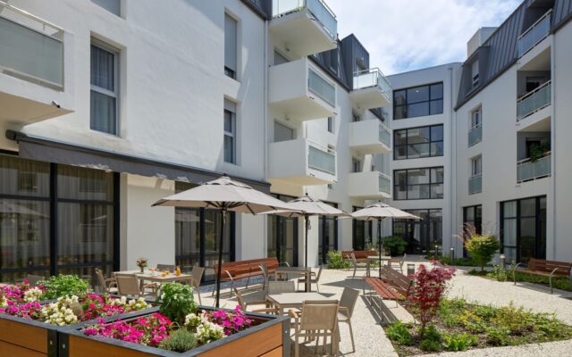 LesGirandieres_Rochefort-Patio3