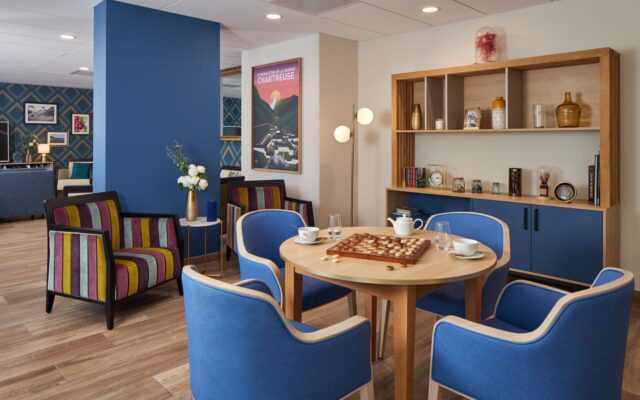 LesGirandieres_Villefontaine-Salon_loisirs