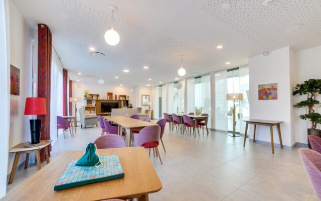 Résidence seniors Oui Seniors Mulhouse : le salon de loisirs