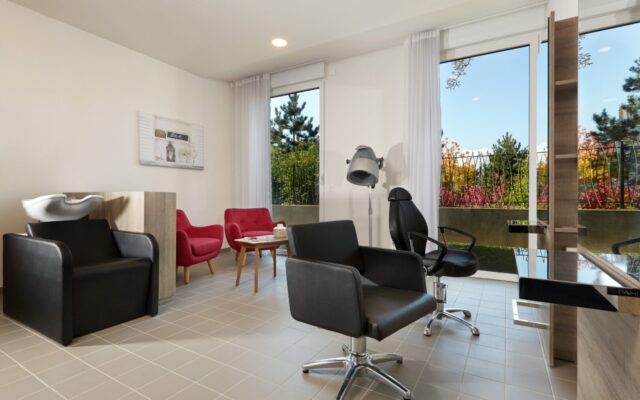 Résidence seniors Oui Seniors Mulhouse : le salon de coiffure